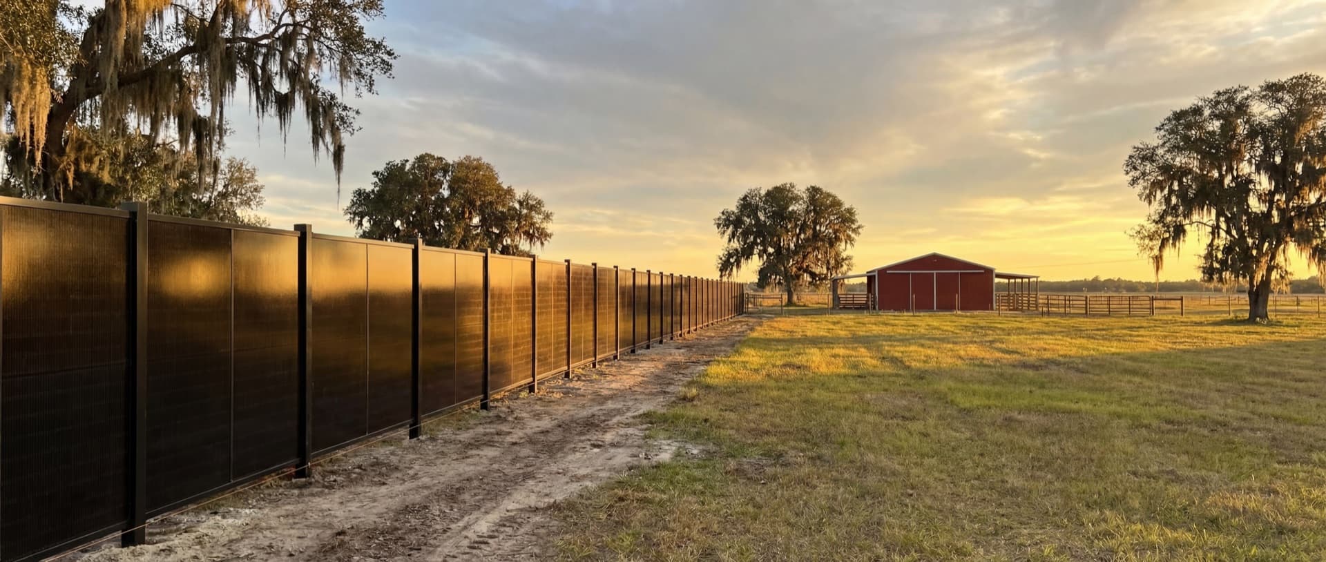 SOL Fence agricultural installation at Florida pasture with barn